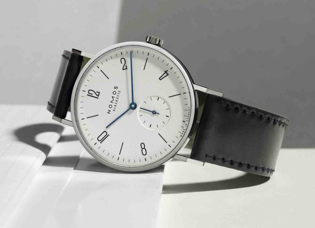 ノモスグラスヒュッテ公式「タンジェント」